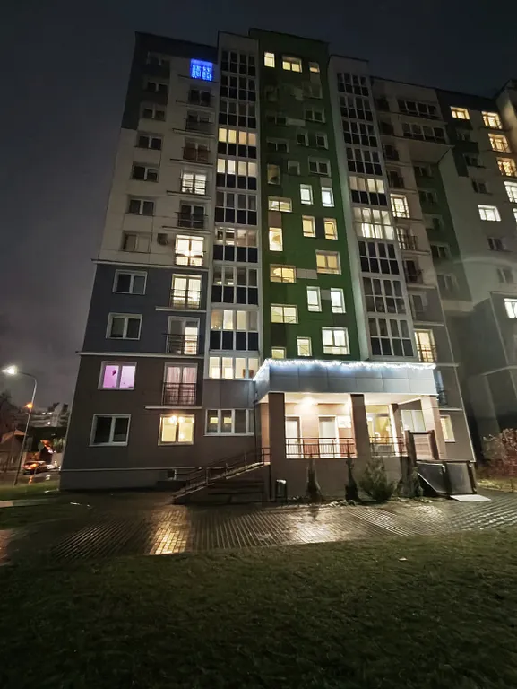 Центр новый дом, большая парковка