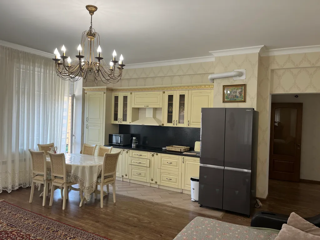 Уютная 3-х комнатная квартира в лучшей локации города у моря