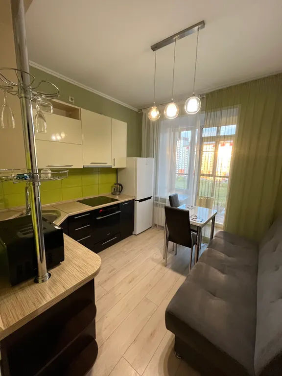 Квартира Вместительная квартира, закрытый двор, рядом с ТЦ Покровскай — Красноярск