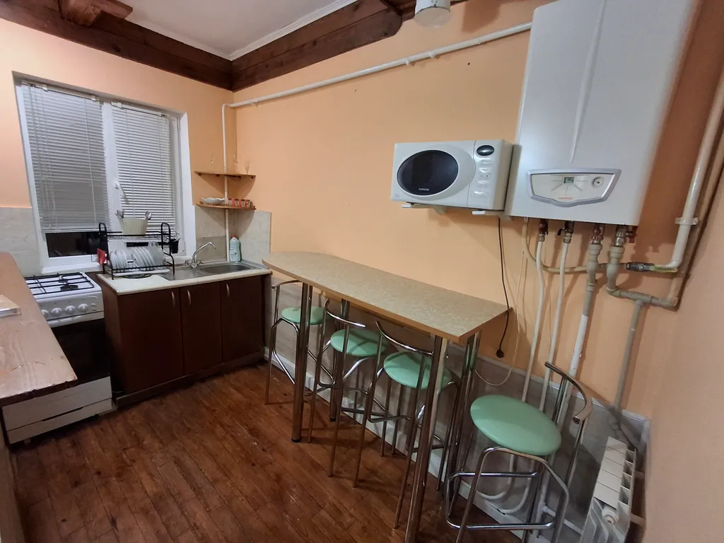 Часть дома с отдельным входом в центре города