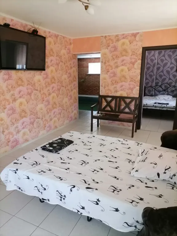 Дом с бассейном