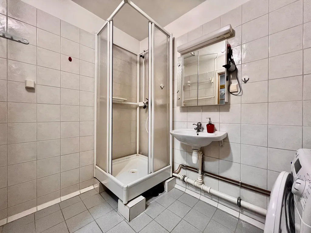 Двухкомнатная квартира в центре возле ряда сетевых магазинов