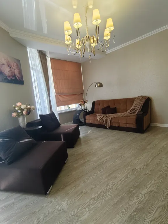 Евротрешка на берегу моря