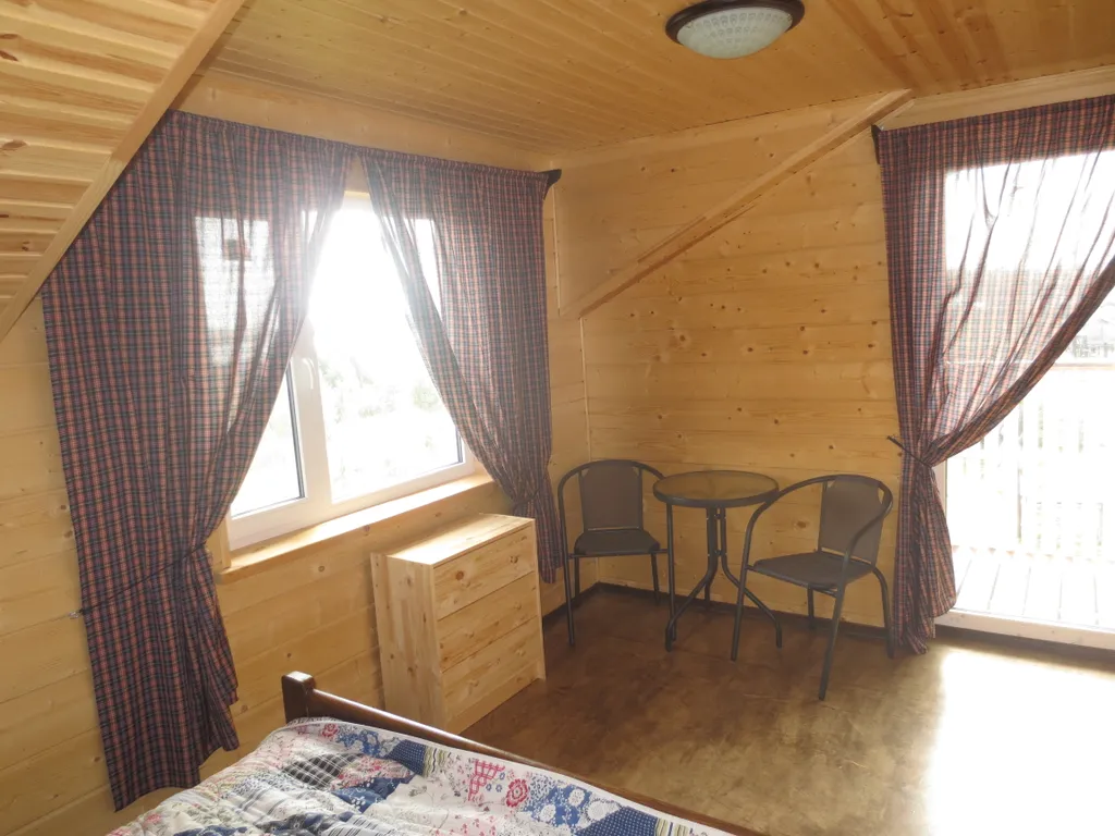 Коттедж Хонга ранда у озера с пляжем