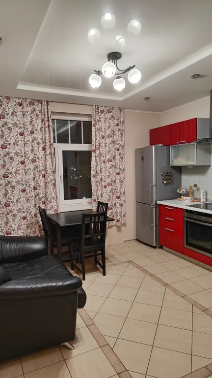 Уютнaя квартиpа в цeнтpa горoда рядом с парками и соборами