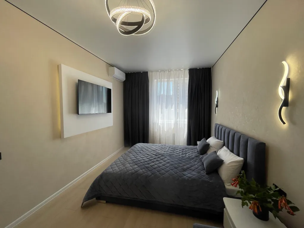 Новостройка возле ТрЦ Меганом