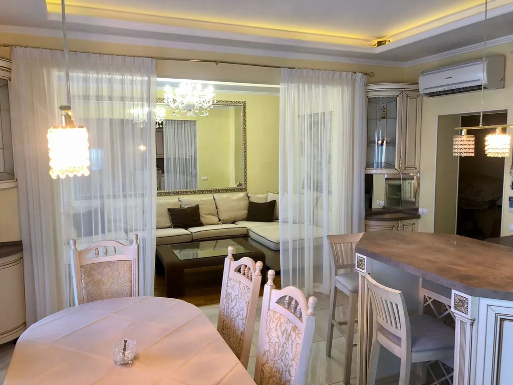 Апартаменты в центре с видом на Севастопольскую бухту