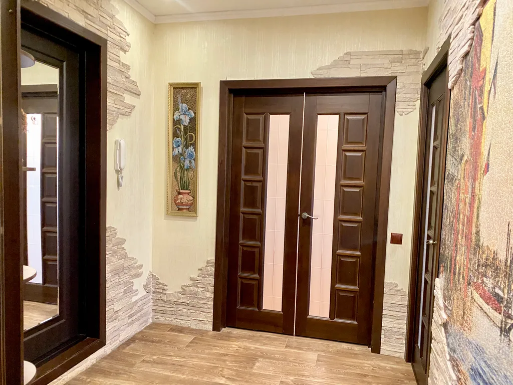 Самый центр очень удобное расположение качественная мебель