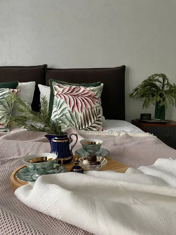 Стильная квартира с синей кухней