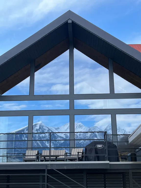 Дом с панорамным видом на четыре вершины в тихом месте