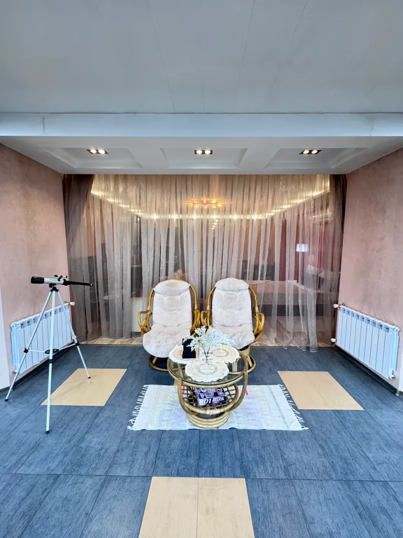 Уютная квартира у Столицы с панорамным видом на город