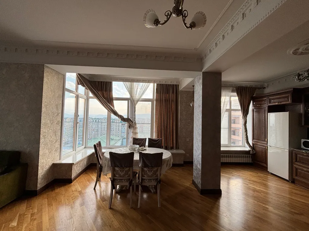 Уютная и просторная квартира у моря