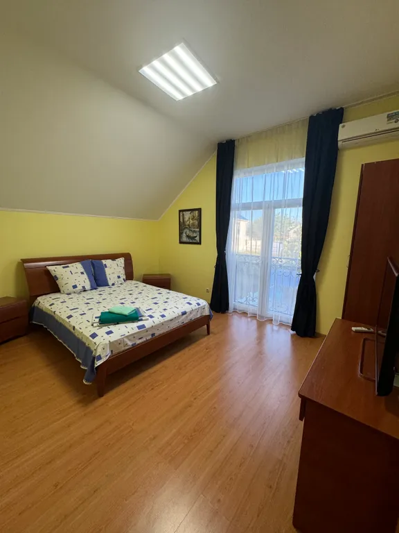 Дом с бассейном