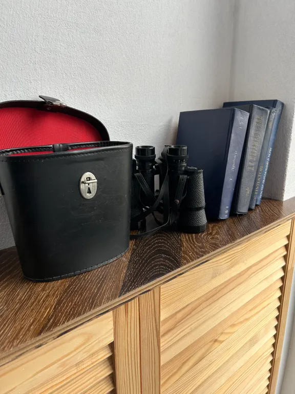 Студия с видом на город