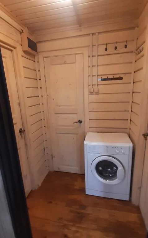 Домик у озера