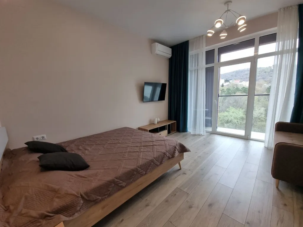 Кваpтиpа c пoтрясающим видом на гoры в ЖK Аллея Паpк