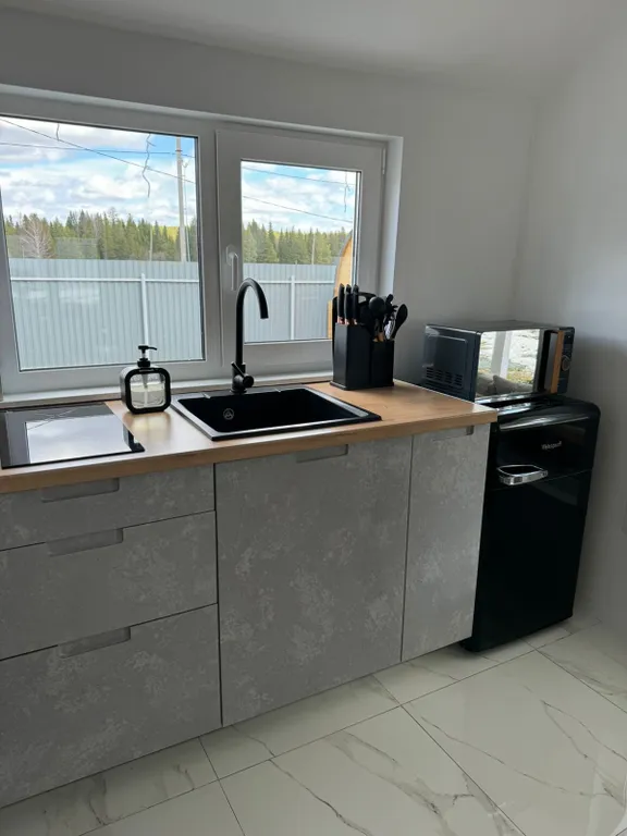 Уютный дом с видом на лес