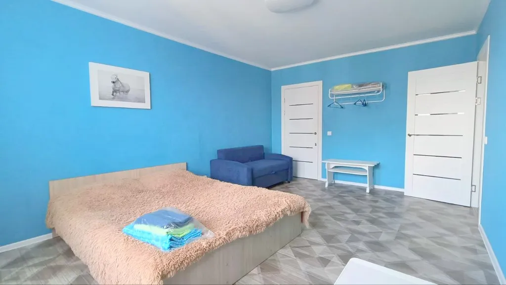 Светлая квартира с удобной локацией возле ТРЦ Планета — аренда посуточно в Красноярск