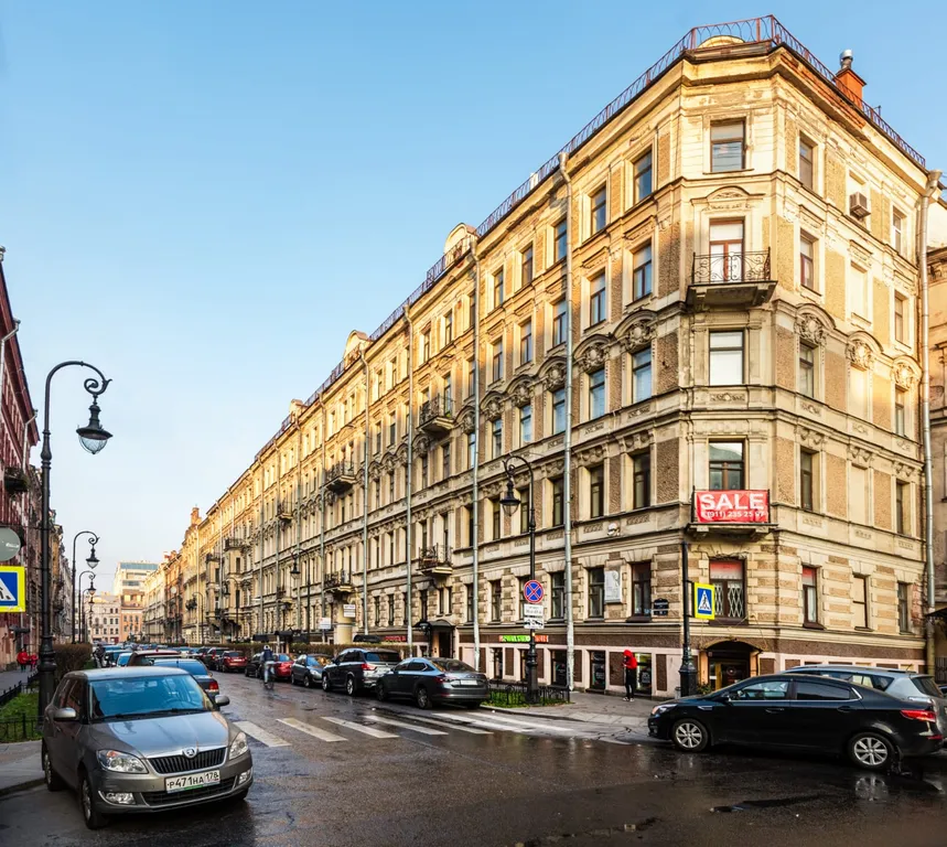 Центр. Тихо