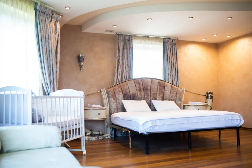 Элитный коттедж с бассейном