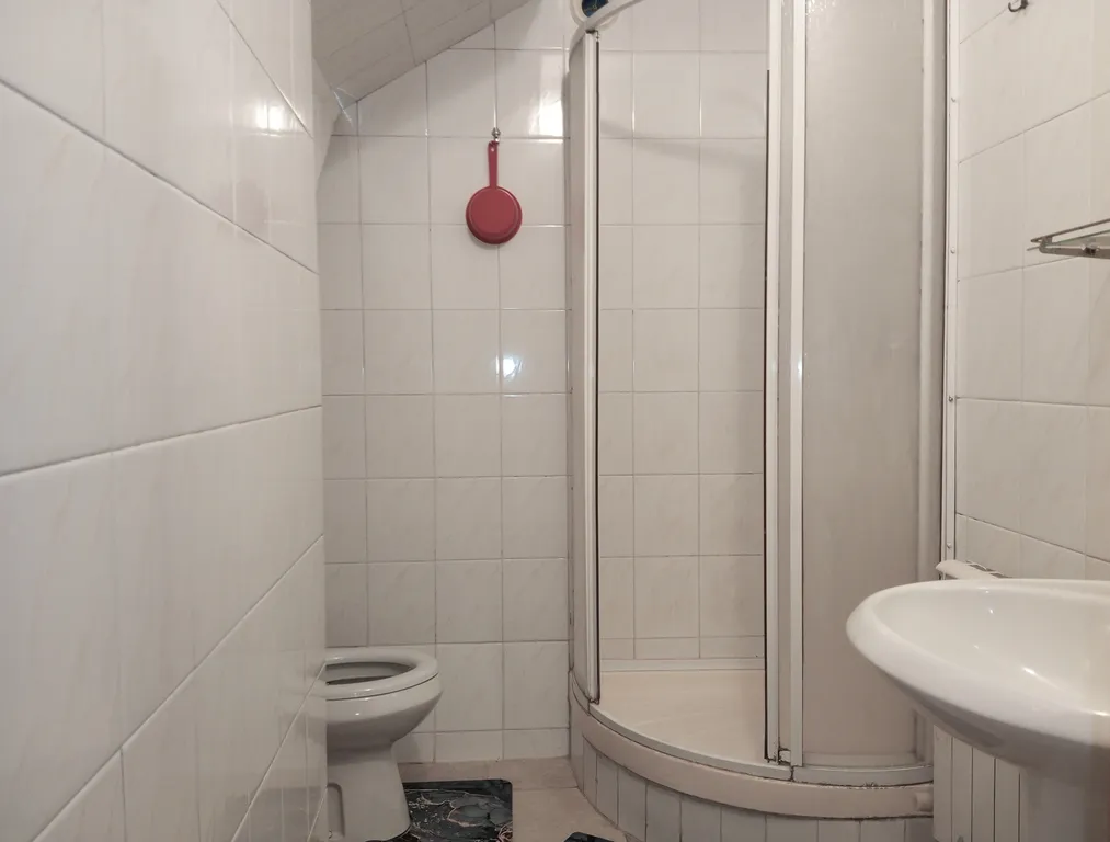 Квартира с мангальной зоной, гаражом и личным местом отдыха во дворе