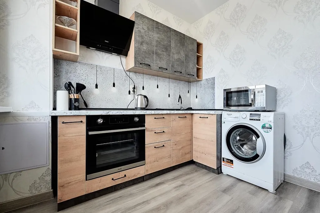 Светлые тёплые апартаменты с видом на горы и город