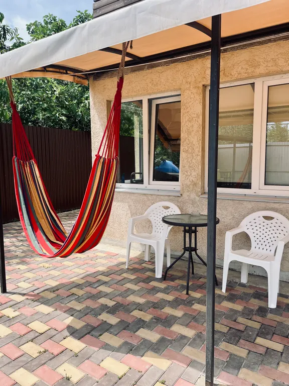 Коттедж Двухкомнатный дом с зоной отдыха и гамаком в 15 минутах от моря — Севастополь