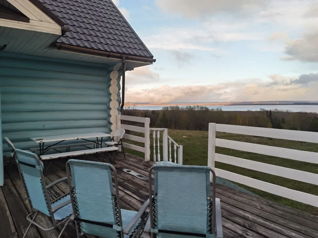 Двухэтажный дом с видом на Галичское озеро