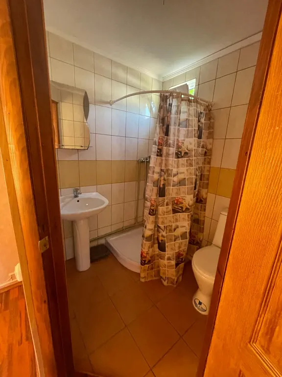 Двухэтажный коттедж с можжевеловым садом