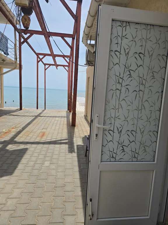 Уютный эллинг, комната, на самом берегу моря