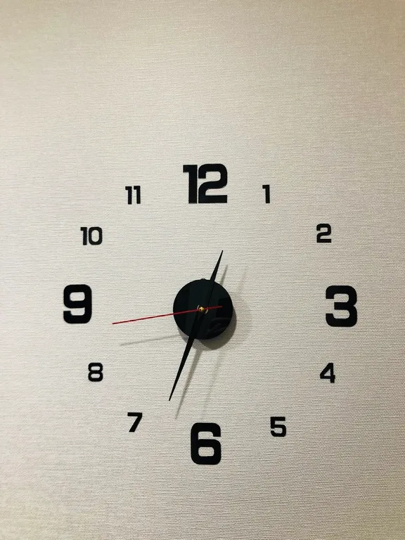 Студия с парящей кроватью