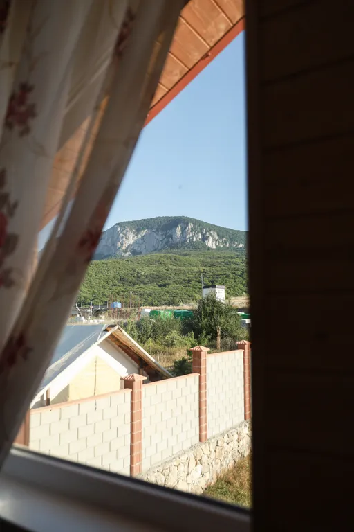 Коттедж Уютный современный коттедж с панорамным видом на горы — Соколиное