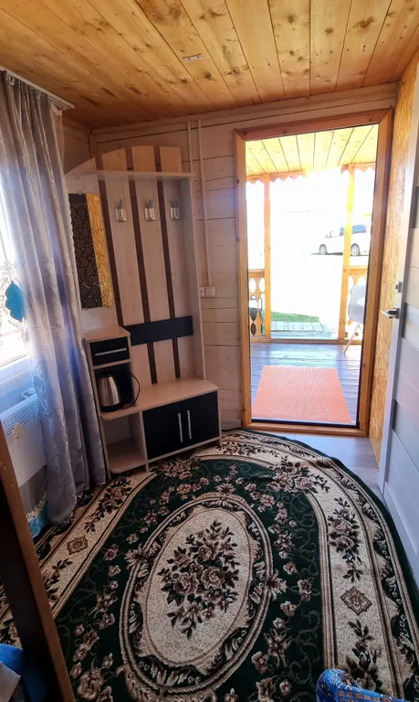 Четырёхместный домик с удобствами внутри