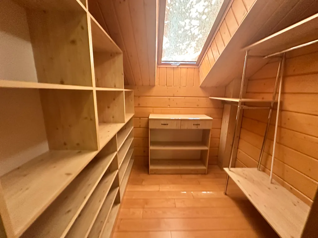 Деревянный дом с приватной территорией