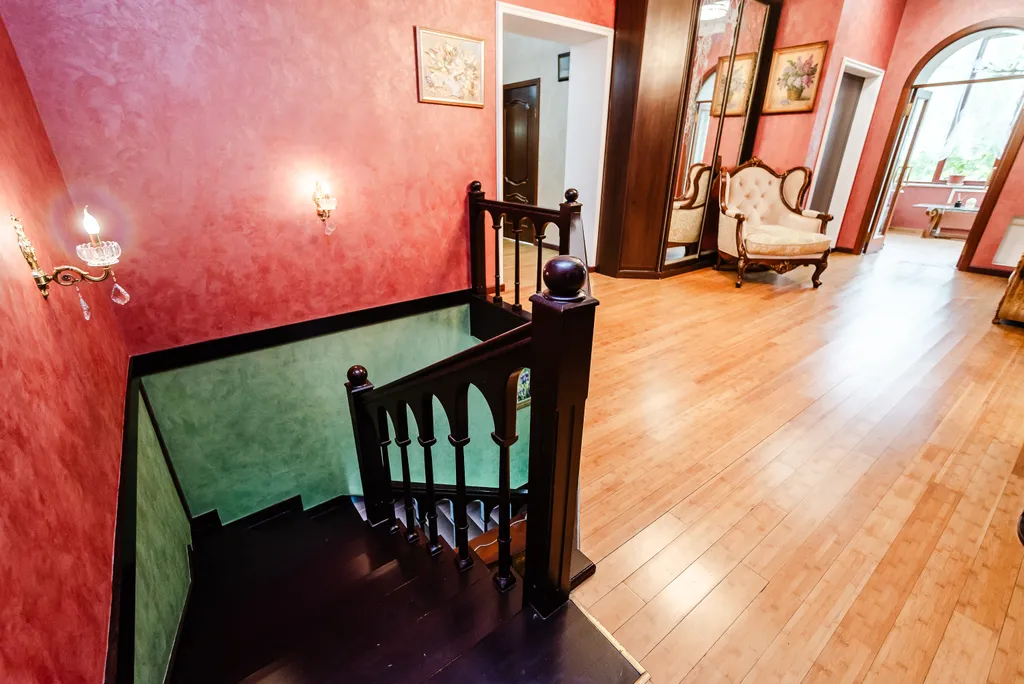 Дом с бассейном и сауной