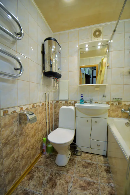 Однокомнатная квартира с улучшенной планировкой в доме с универмагом