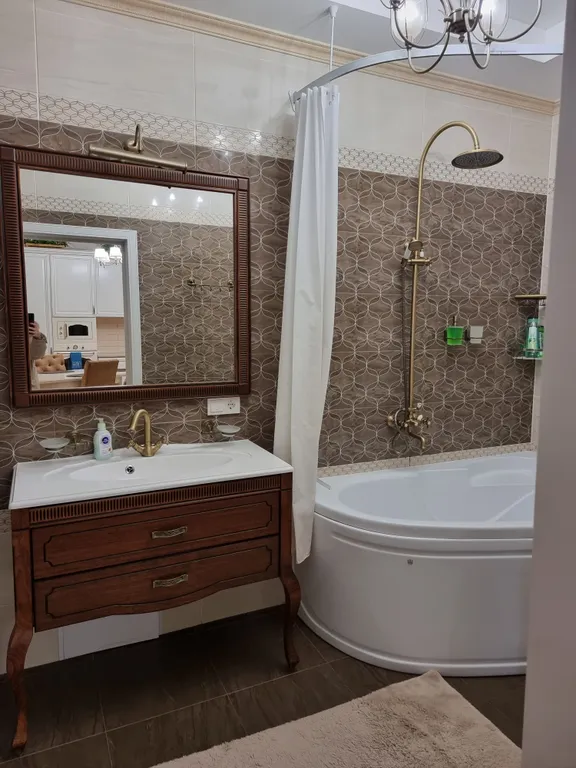 Апартамент в центре рядом с подъемником с балконом