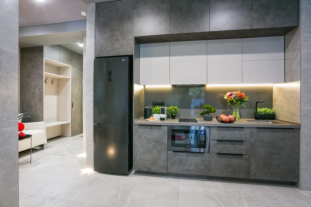 Гранатовый. На большую семью, вид на лес