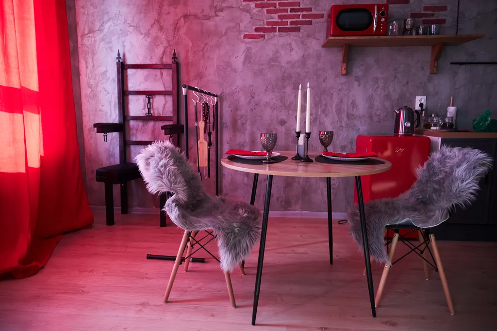 Студия в стиле БДСМ