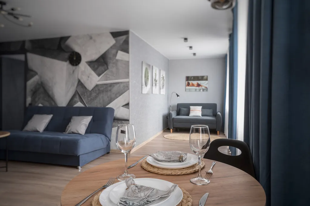 Красивая двухкомнатная квартира формата Евро рядом с набережной пруда