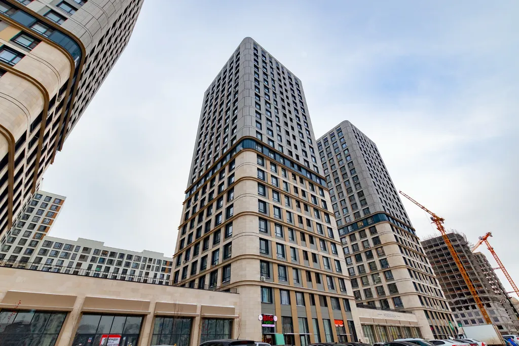 ЖК Respublika, ТРЦ Ханшатыр