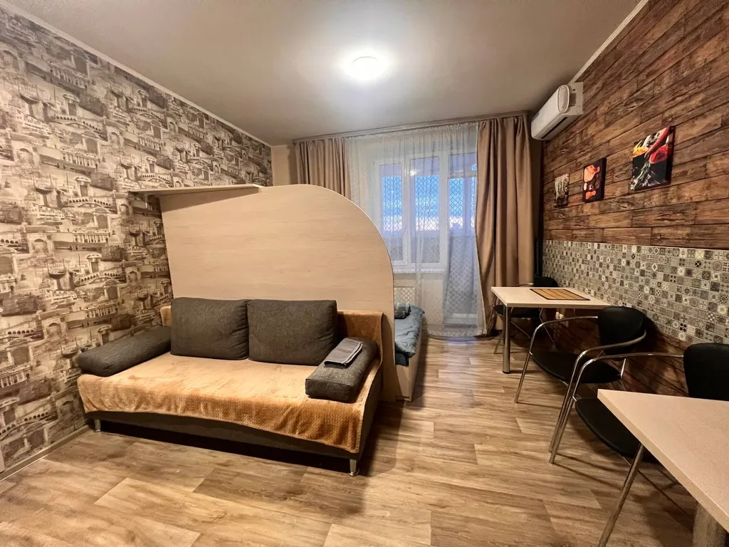 Квартира Студия центр уютная светлая, ТЦ Вояж, парковка, кафе, аквапарк, источник — Тюмень