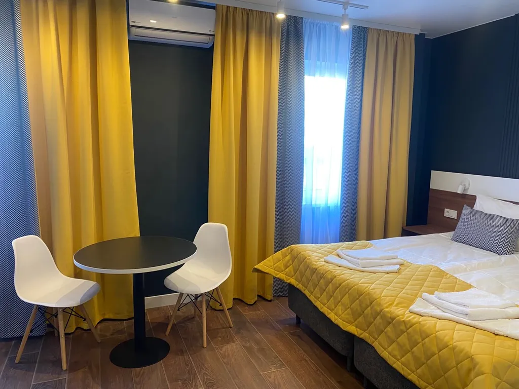 Демократ на Краснопутиловской