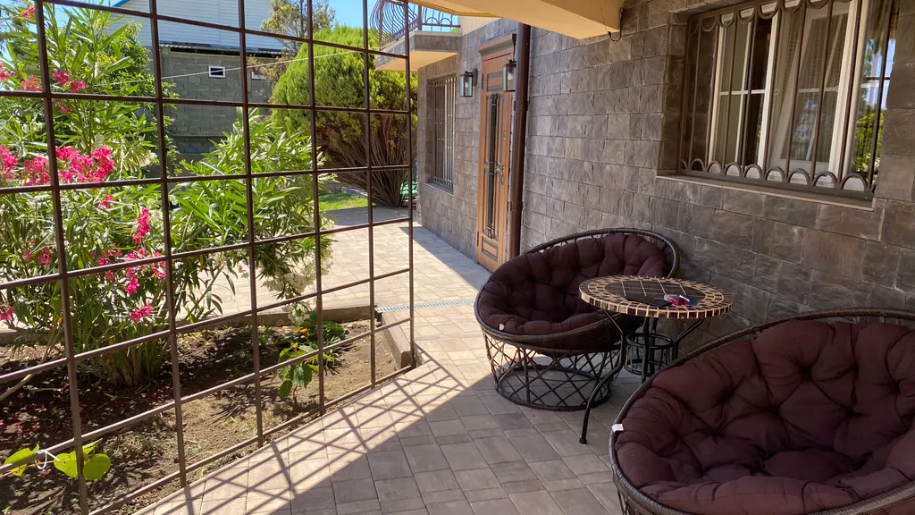 Коттедж с бассейном