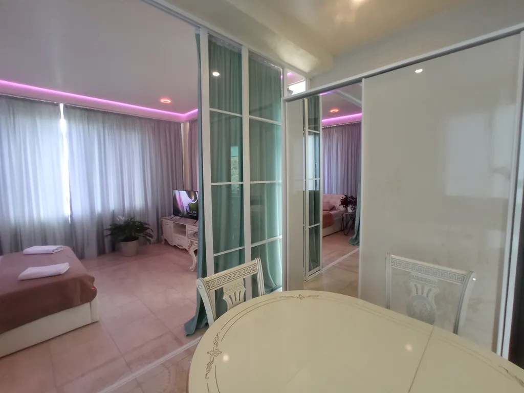 Двухкомнатная квартира с отдельной спальней 2.1