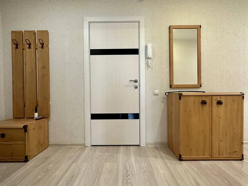 Просторная трехкомнатная квартира в тихом районе города