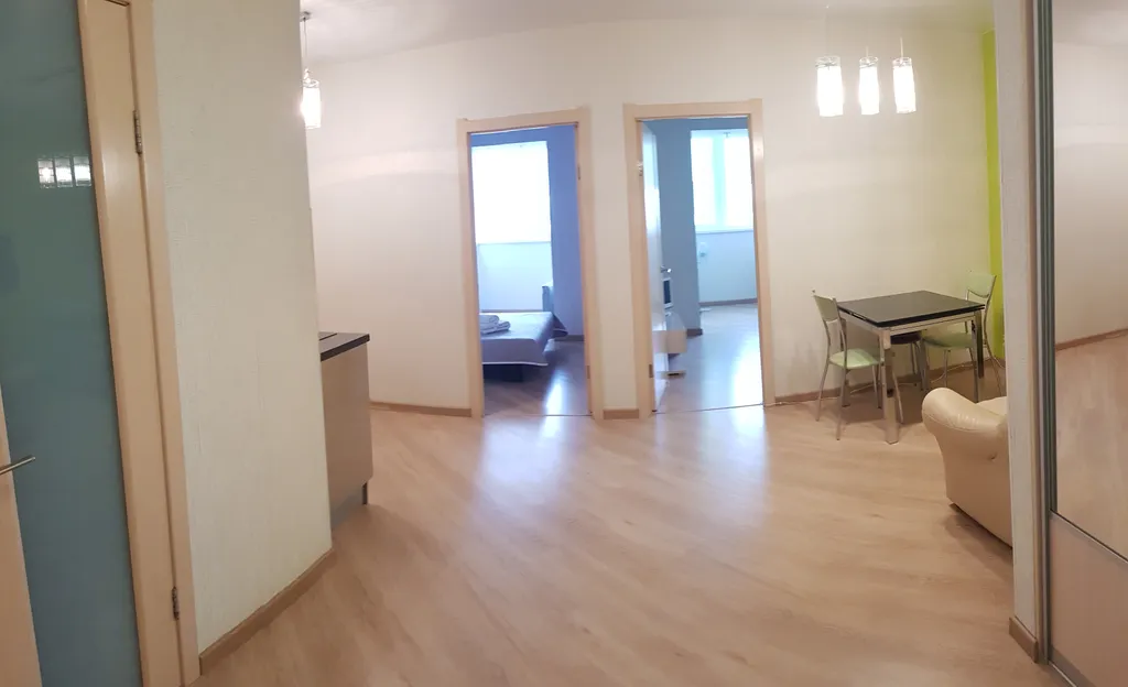 Двухкомнатная квартира в центре рядом с полевым спуском к Волге