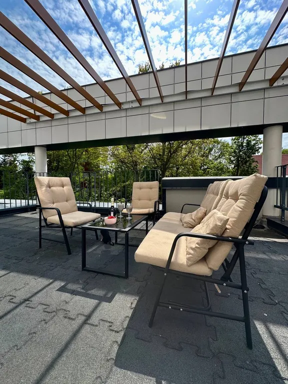 Новые апартаменты с большой террасой