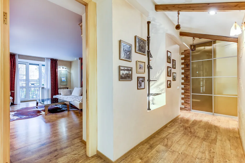 Ryss' 2BR Apt on Nevsky 79