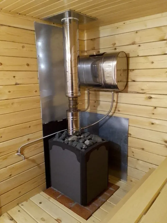 Уютный дом в лесу